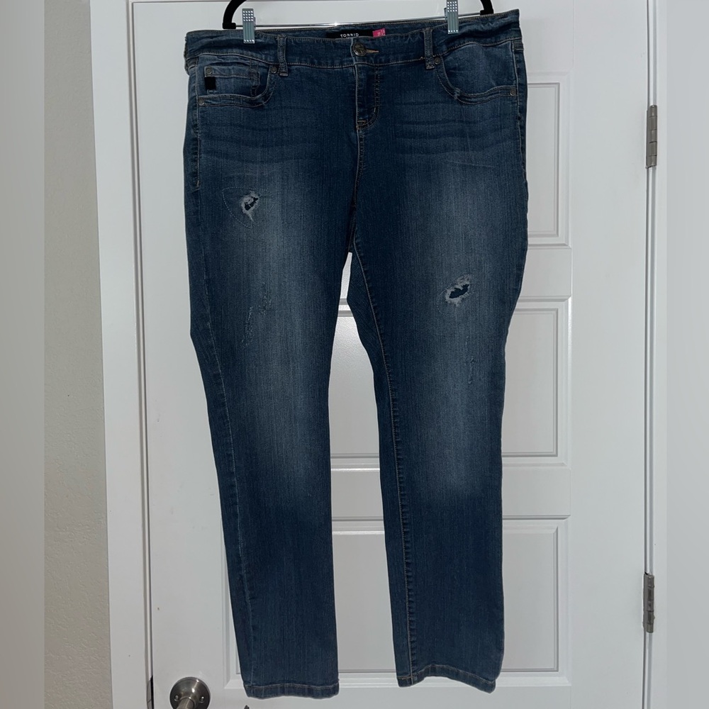 Torrid Plus Size 18 Dark Wash Distressed Skinny/Straight Jeans - Picture 10 of 11